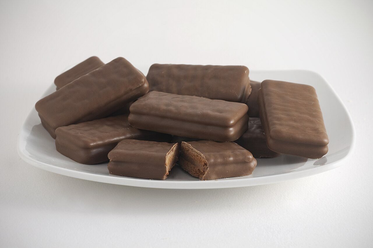 Sending Aussie food overseas: Tim Tams, Vegemite, macadamias and what the US, NZ and UK let in