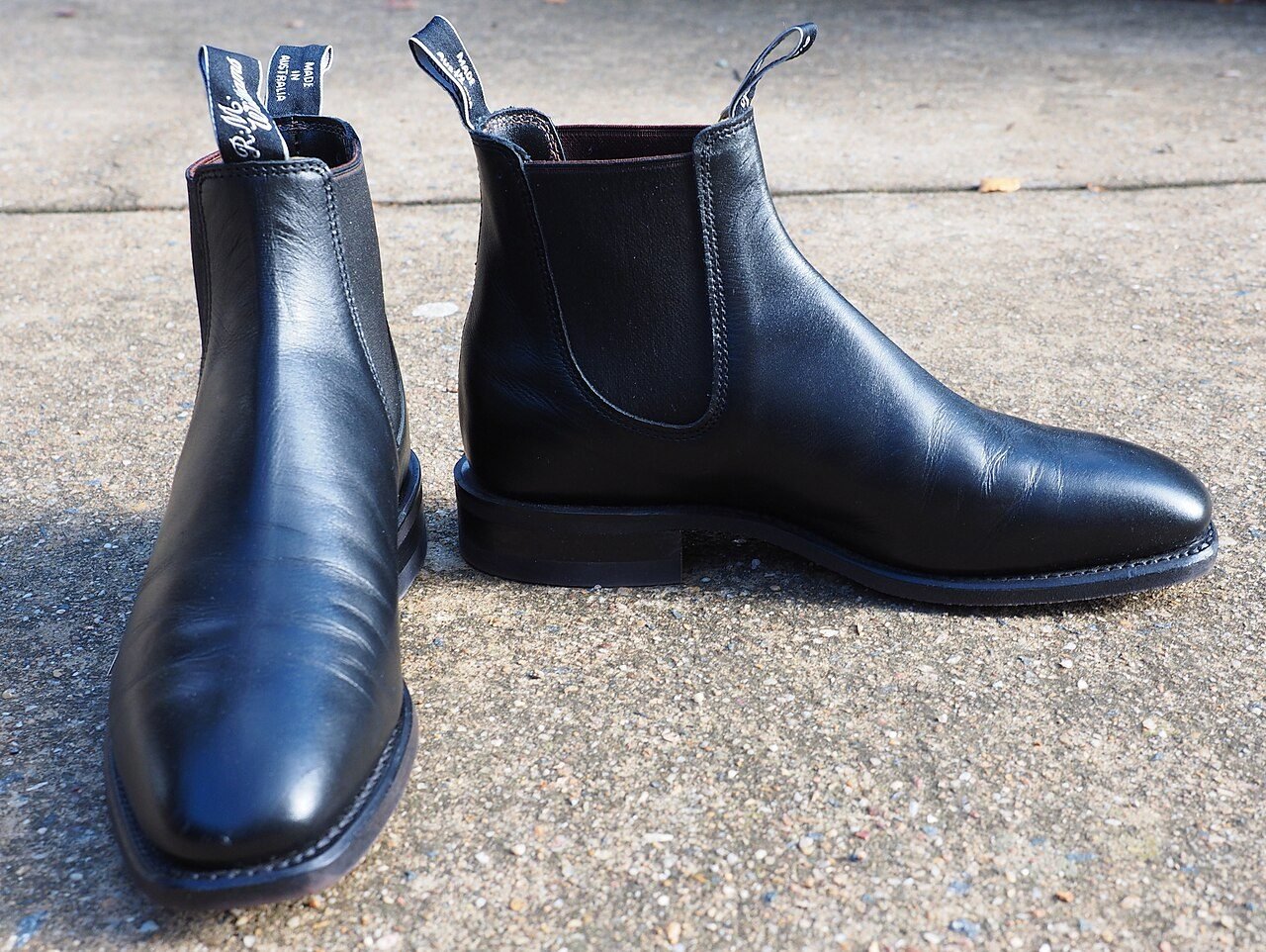 Black leather elastic-sided boots